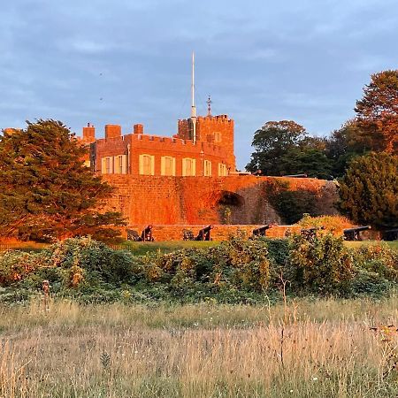 Fab Stay Uk - Coastal And Country Retreat With Free Secure Off Road Parking Minutes From Both Dover And Deal Exterior photo