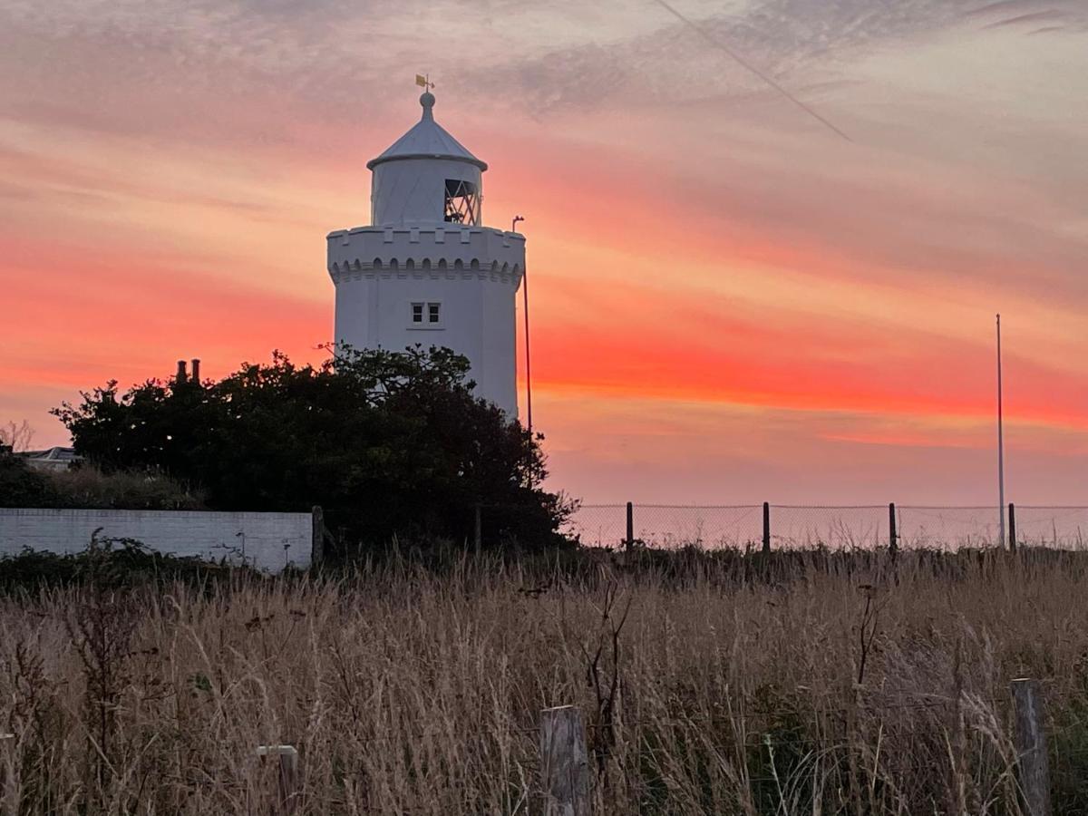 Fab Stay Uk - Coastal And Country Retreat With Free Secure Off Road Parking Minutes From Both Dover And Deal Exterior photo